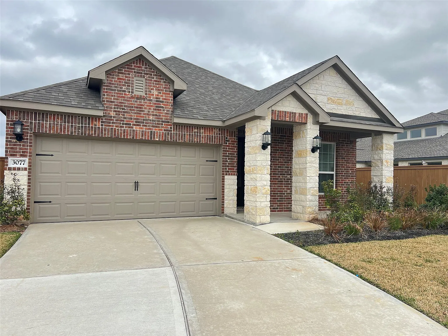 3 bed, 2.0 bath, 1623 sqft, $2,150 — Photo 2