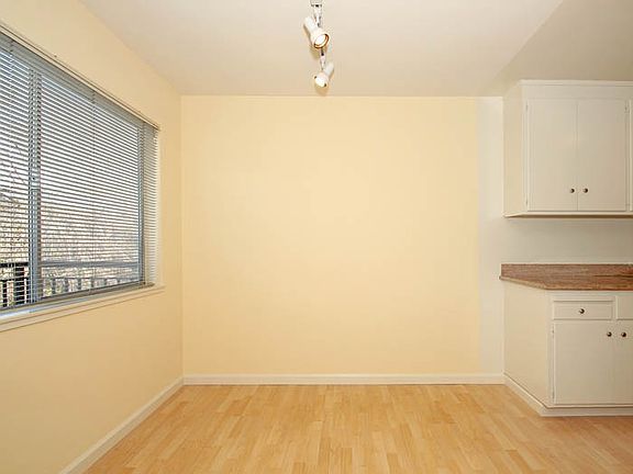 5th image of 330 Curtner Ave APT 4
