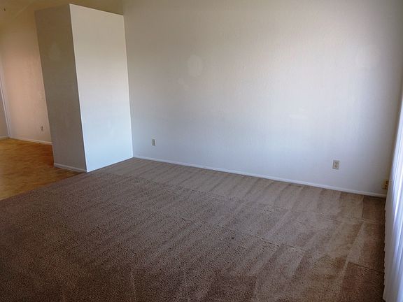 4th image of 3068 N 88th Dr