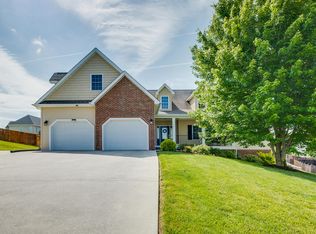 141 Bend Ct, Gray, TN 37615