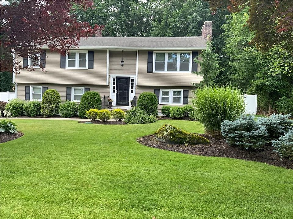 17 Quaker Rd, Johnston, RI 02919 Zillow