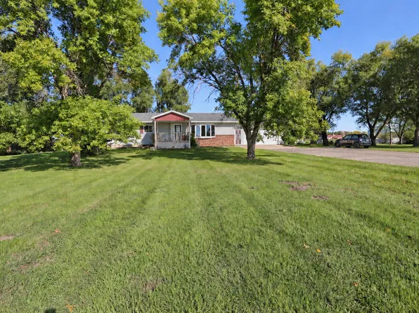 3615 E Melgaard Rd, Aberdeen, SD 57401
