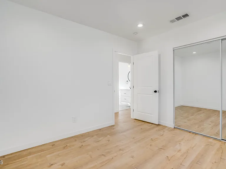 1330 Fraser Ave — Photo 10