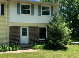 8778 Courtland Dr NE, Rockford, MI 49341