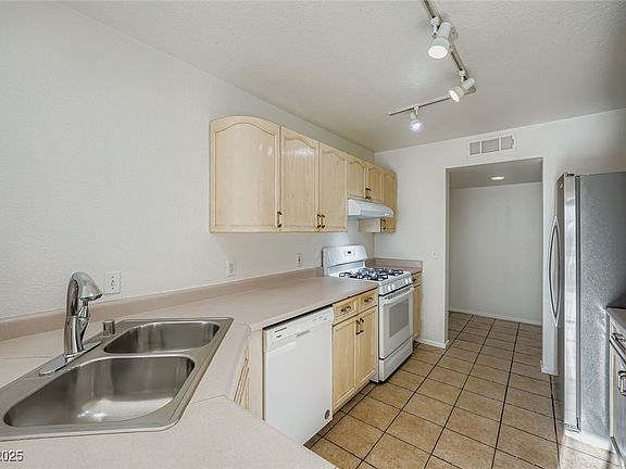 5th image of 8005 Sandmark Dr