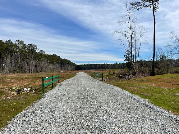 2nd image of 463 Sandridge Acres Trl