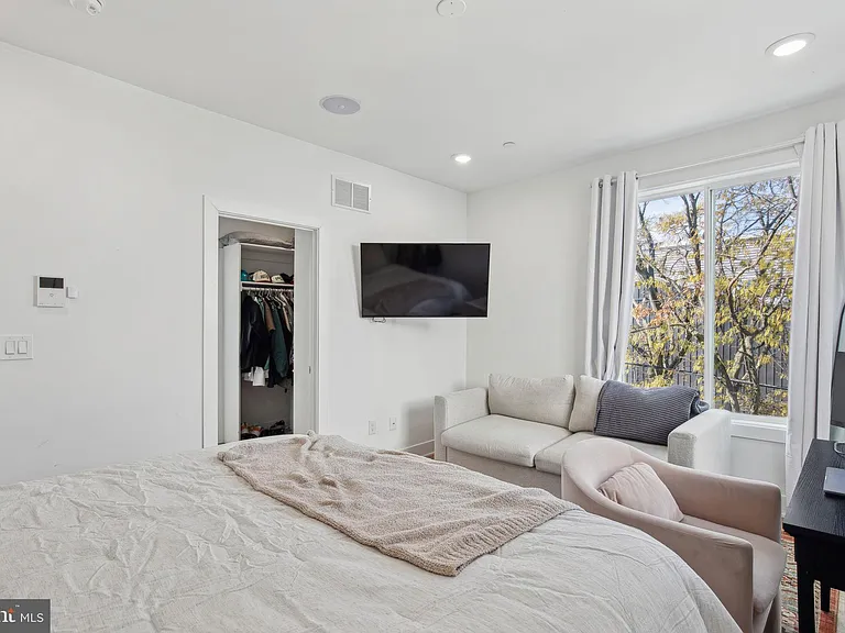 2224 Amber St #4 — Photo 17