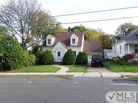 1st image of 912 Pine St