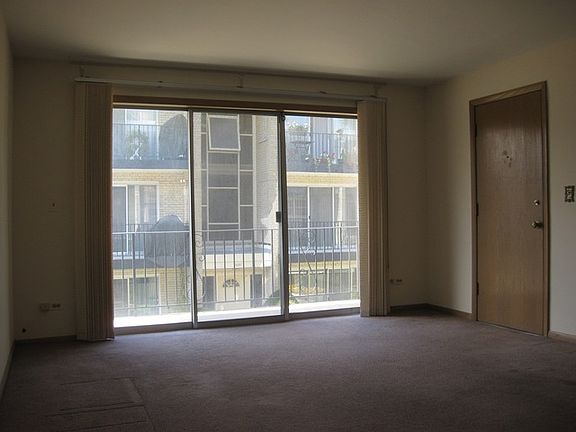 2nd image of 6589 N Northwest Hwy