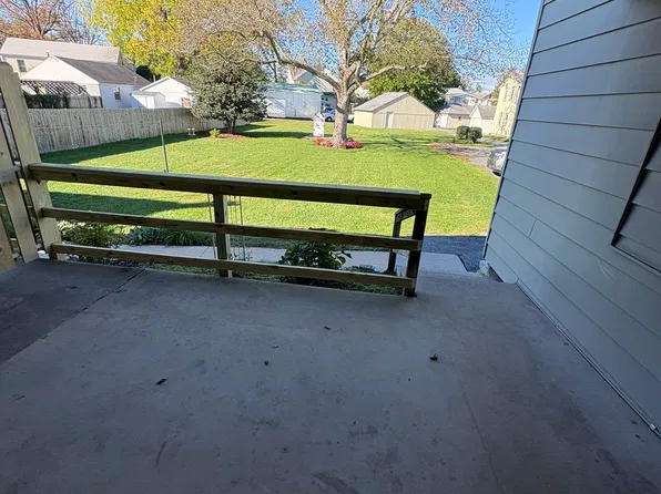 118 S Hanover St, Hummelstown, PA 17036