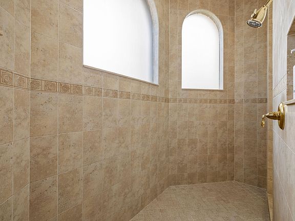 4th image of 8605 Club Estates Way