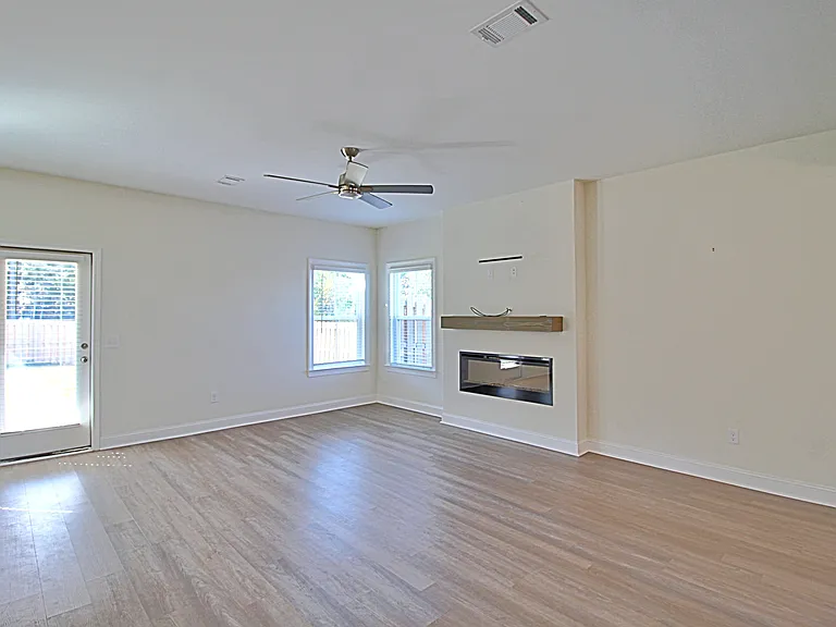 151 Buckingham Dr — Photo 6