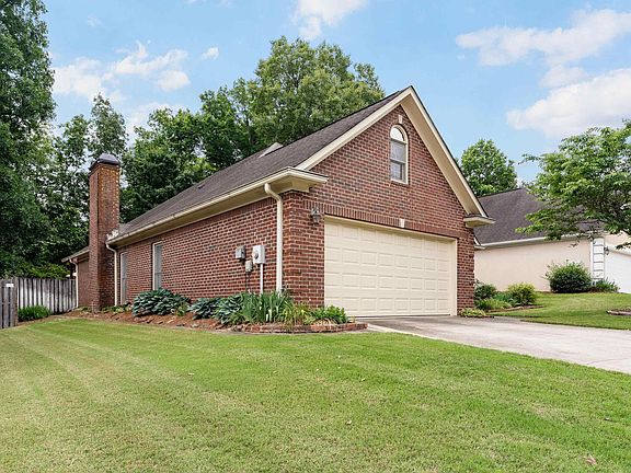 3rd image of 821 Greystone Highlands Dr