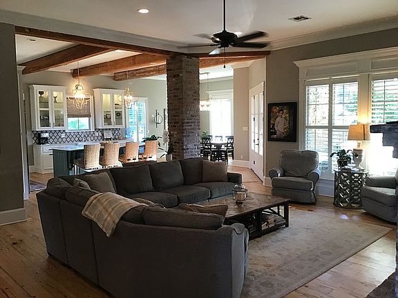 2nd image of 11006 Helens Way
