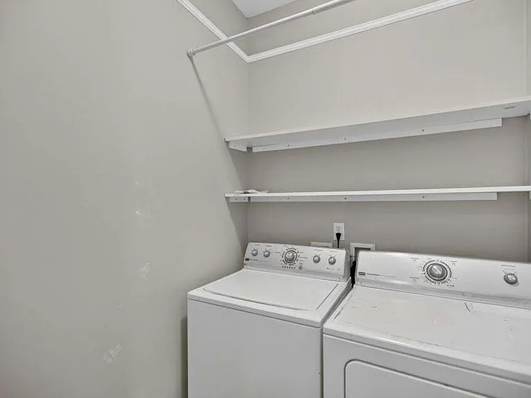 831 Rutledge Ave — Photo 6