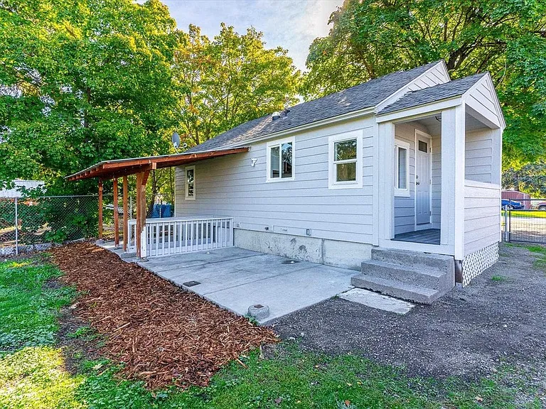 8801 E Frederick Ave — Photo 24