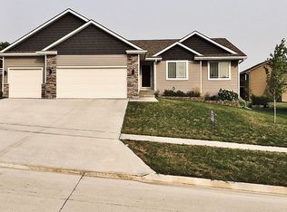 1413 Evans View Dr, Adel, IA 50003