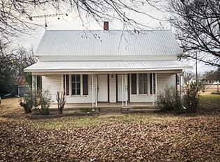 180 N Avenue E, Crawford, TX 76638