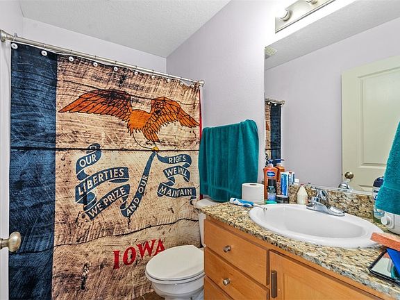 4th image of 301 SE 11th St Unit 102