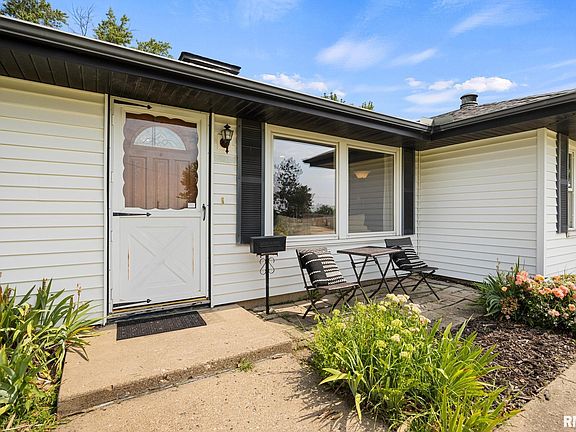 4th image of 2103 W Cimarron Dr