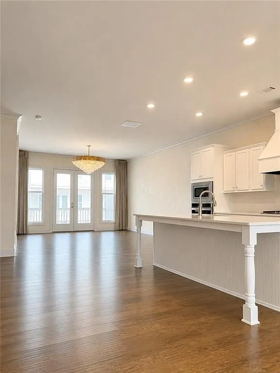 4 bed, 4.0 bath, 2538 sqft, $4,500 — Photo 3