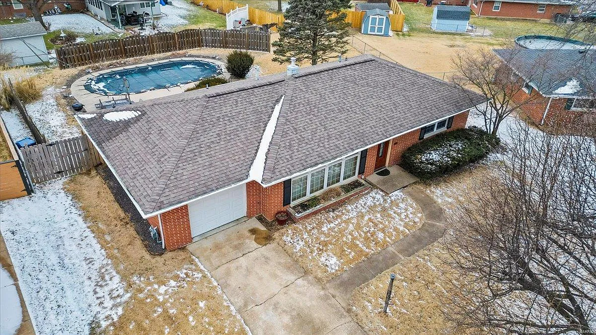 505 Springdale Dr photo 1
