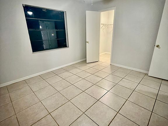 3rd image of 1605 Crystal Park Cir