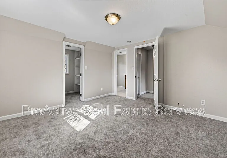 1065 Lindenwood Ave — Photo 16