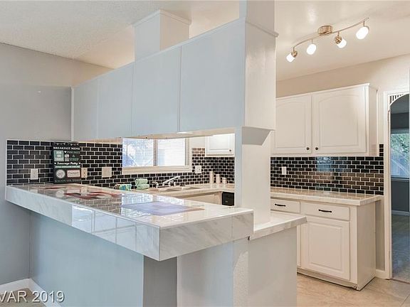 2nd image of 4465 Mountain Vista St