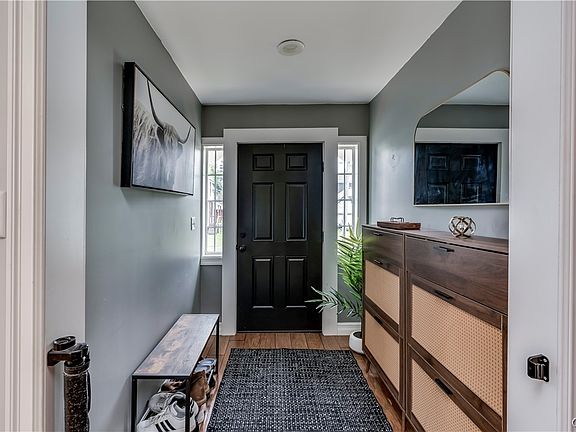 3rd image of 520 Budd St