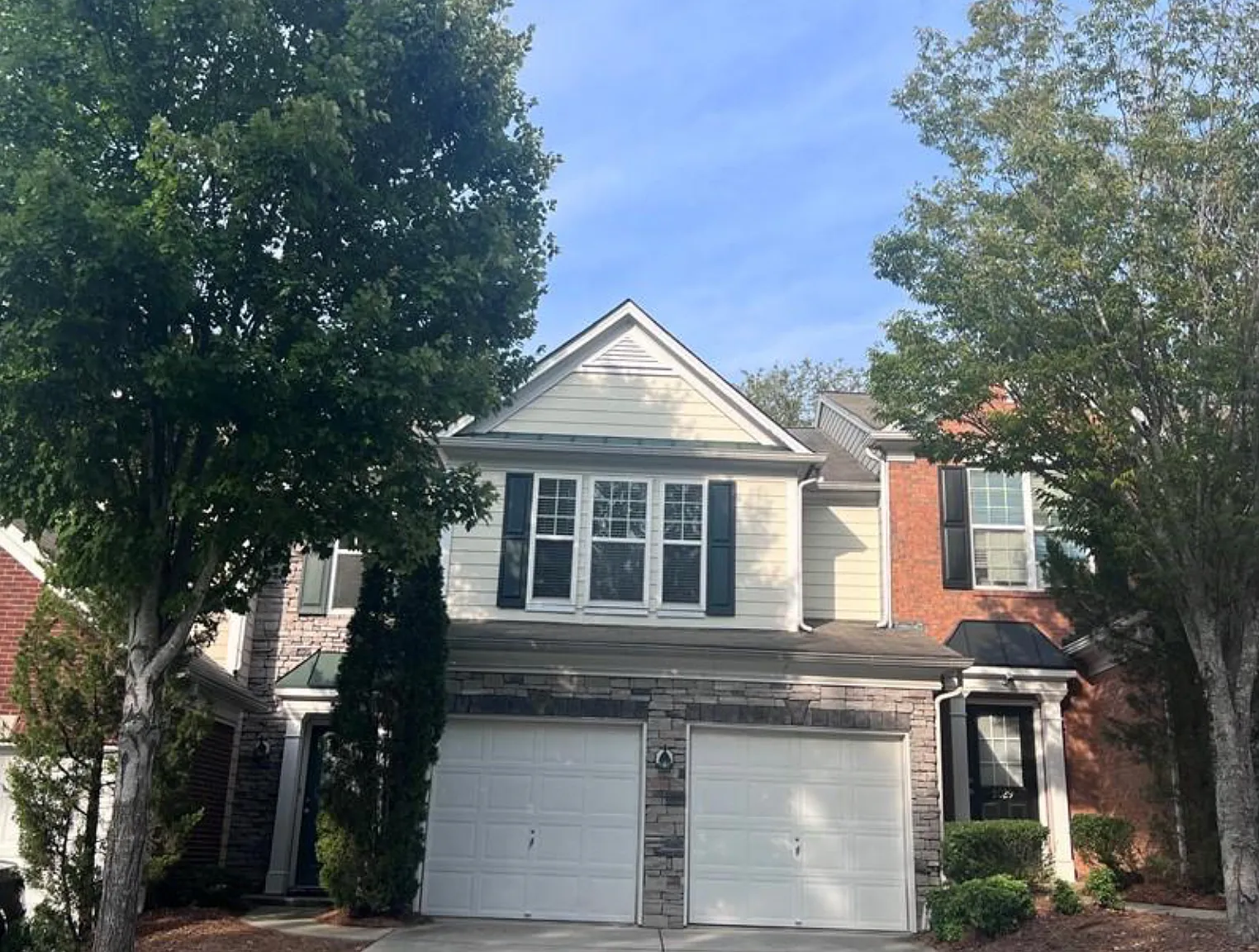 3 bed, 1796 sqft, $2,150 — Photo 2