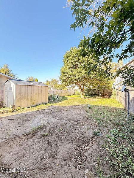 3rd image of 2513 Barton Avenue