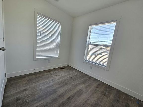 4th image of 2038 Palm St Space 24