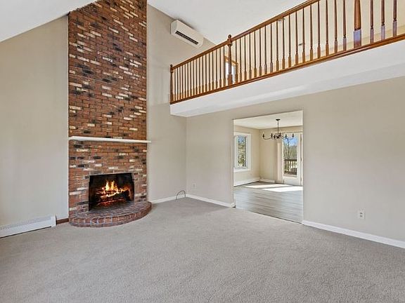 5th image of 19 Rolling Hills Dr