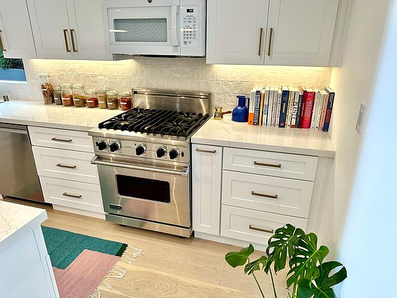 3rd image of 630 Raymond Ave APT 5