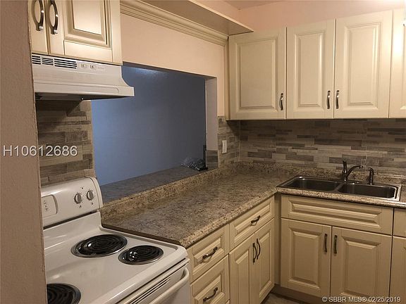3rd image of 5511 SW 24th Ave #2