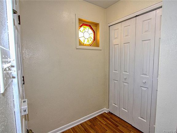 4th image of 121 Linbrook Dr