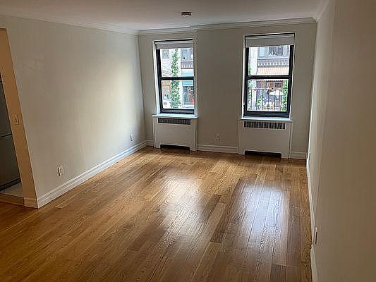 3rd image of 8 Gramercy Park S APT 2H