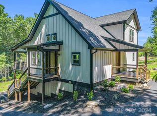 95 Adger Dr, Hendersonville, NC 28739