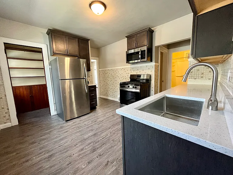 2479 N Dousman St — Photo 3