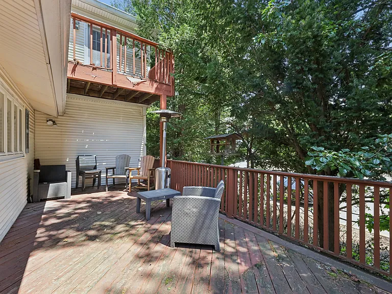 107 E Madison Ave — Photo 25