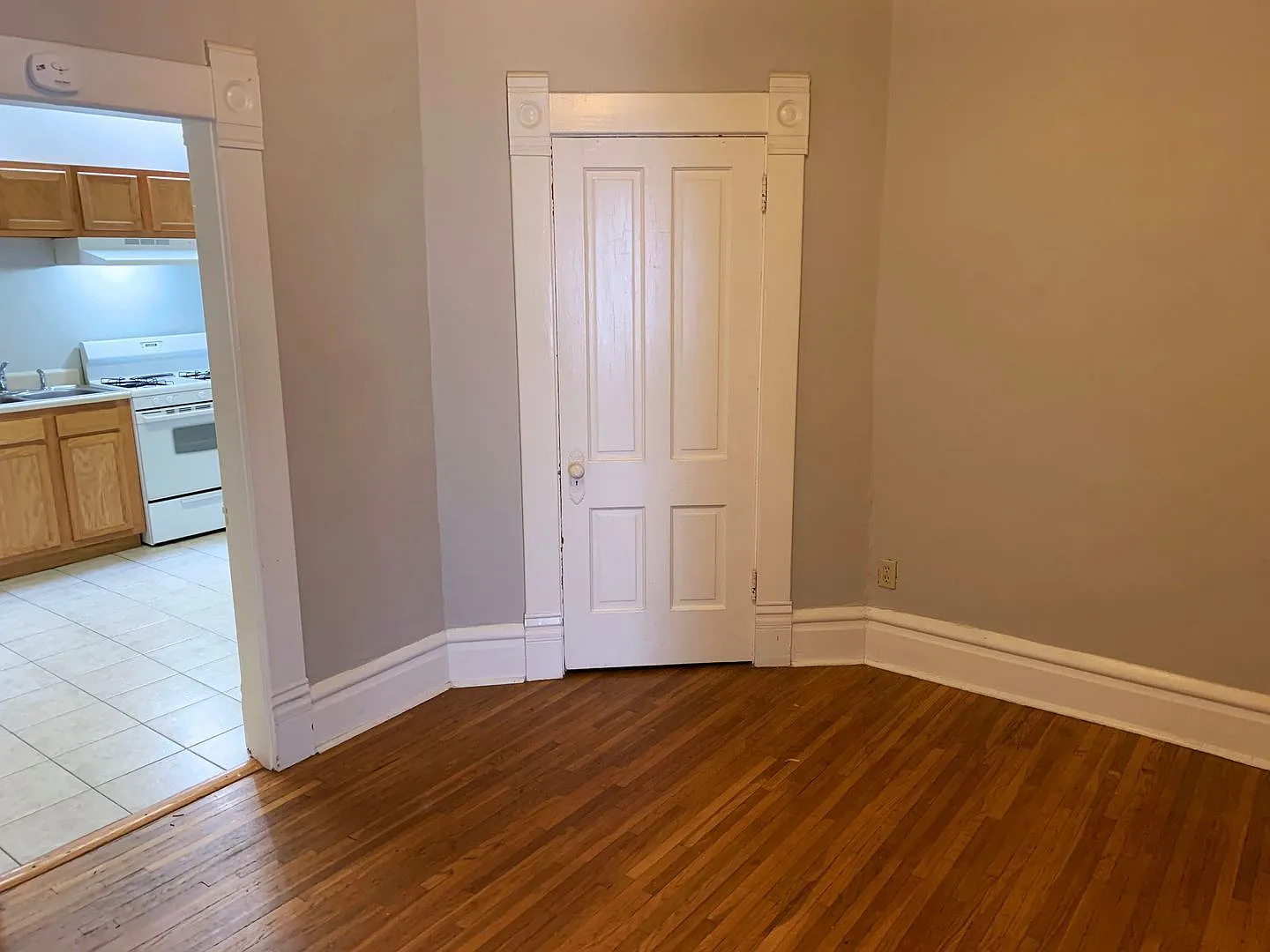 1 bed, 1.0 bath, $1,115 — Photo 2
