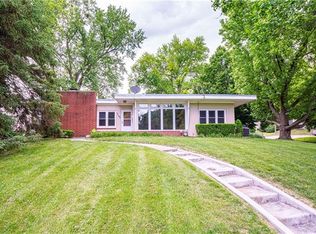 3102 Faraon St, Saint Joseph, MO 64501