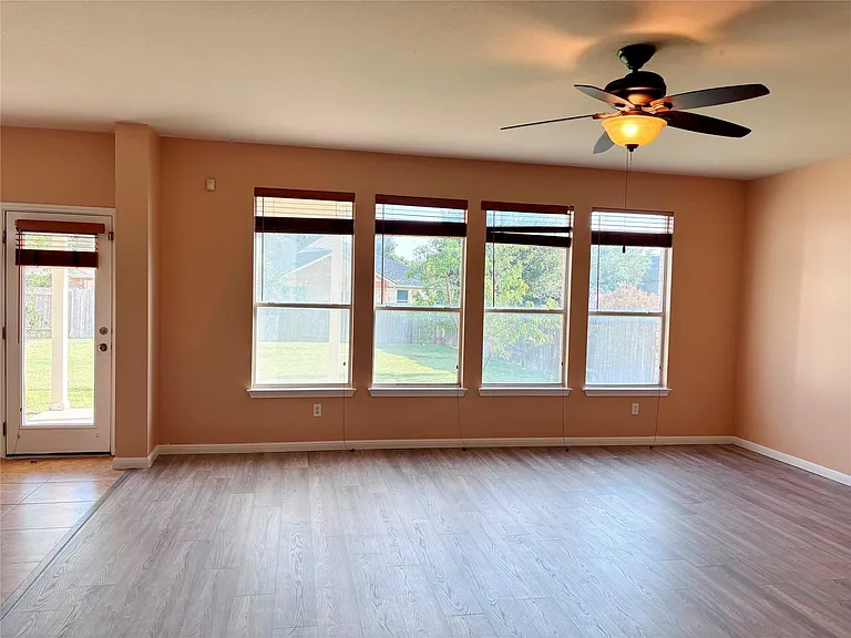 4116 Meadow Bluff Way — Photo 6