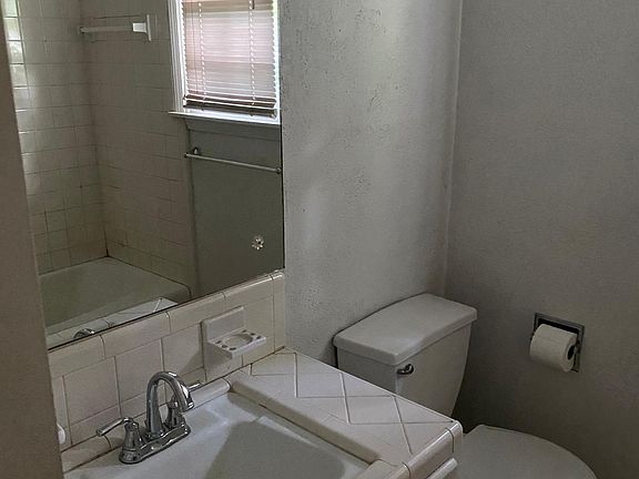 4th image of 2717 Kiwanis Ct
