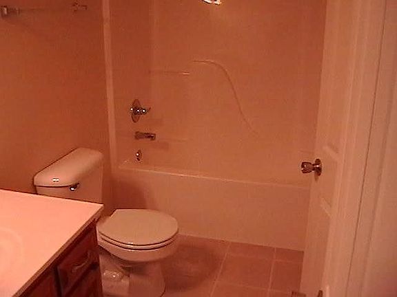 2nd floor Bathroom