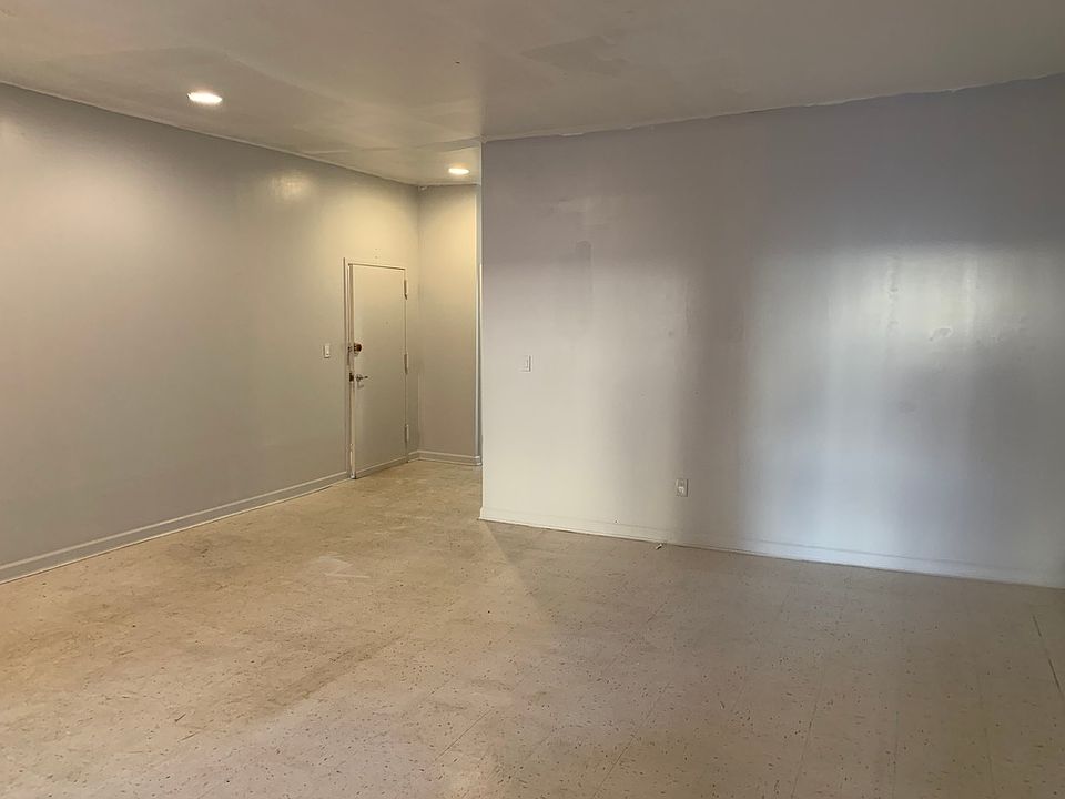 1st image of 308 Knickerbocker Ave #3