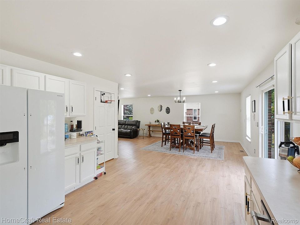 13585 Milton Dr, photo 13