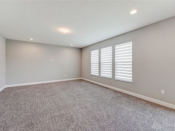 4th image of 997 McKinney Ln
