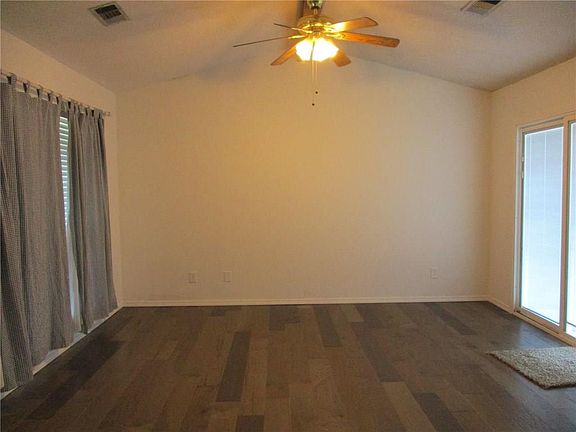 2nd image of 2213 Marble Cir